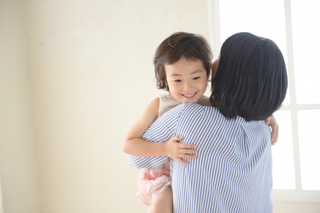 産後の悩みが尽きない女性